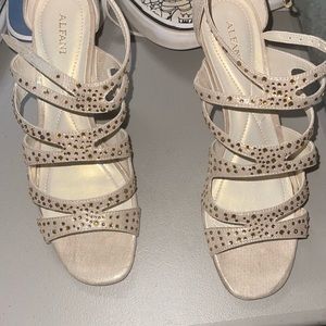 Women’s gold heeled shoes